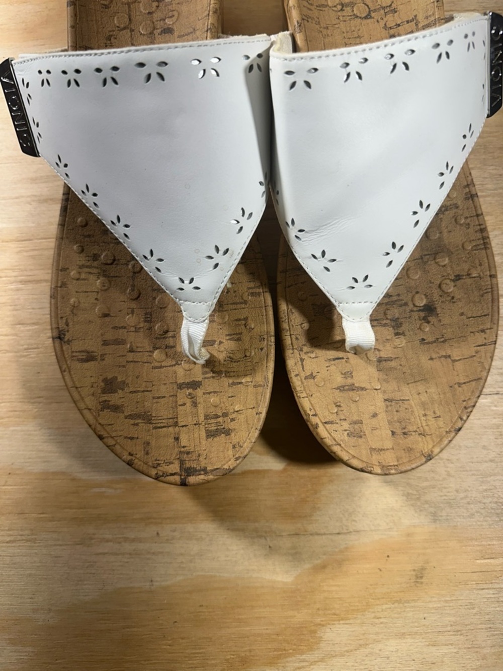 Vionic Anitra White Laser-Cut Thong Cork Wedge Sandals Women’s Size 11 - Picture 5 of 8